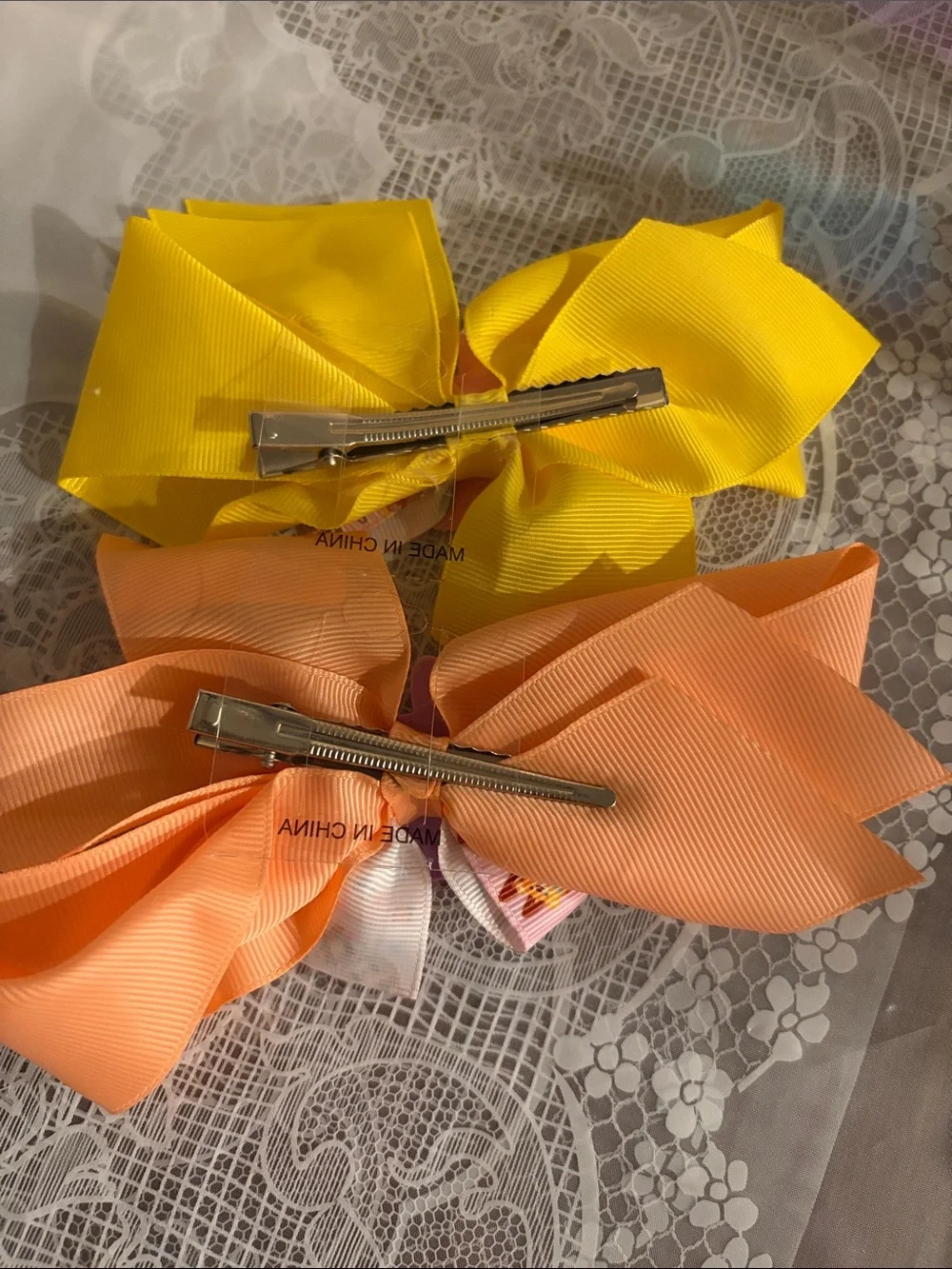 020, kids Character Hair 2 Bows in Yellow & Peach
